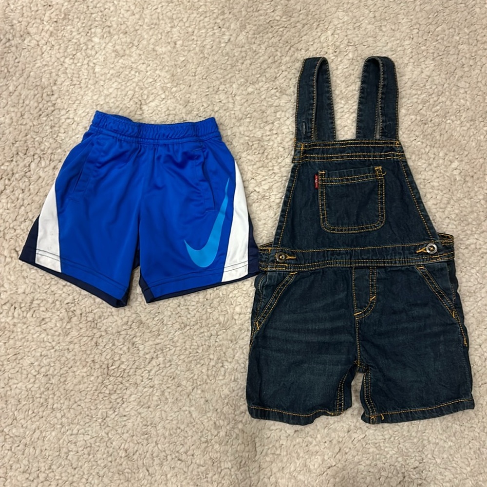 Nike/Levi’s shorts bundle